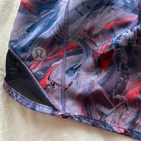 LULULEMON hotty hot shorts - Picture 2 of 4